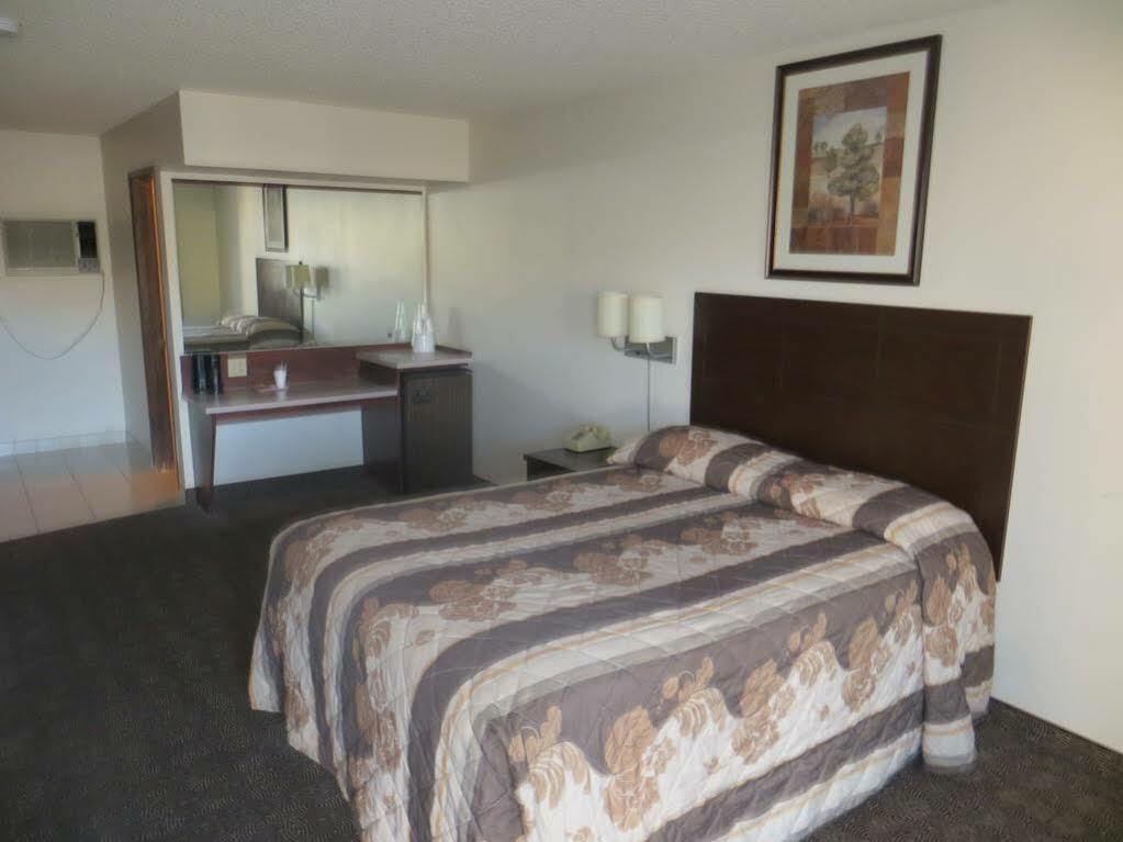 Exchange Club Motel Beatty Esterno foto